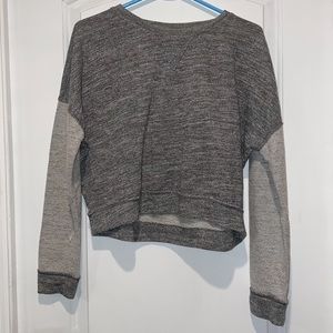 🔥 3 for $15 🔥
Billabong silver/grey low crop sweatshirt large